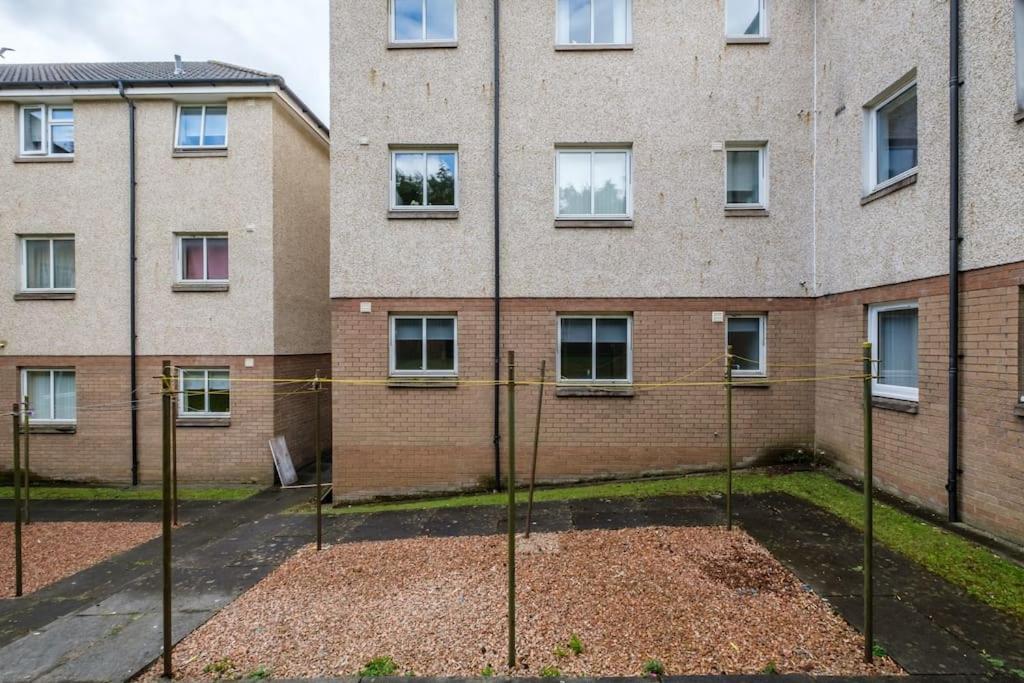 Monicas Apartment Lovely Ground Floor 2 Bedroom Serviced Apartment Coatbridge Exterior photo